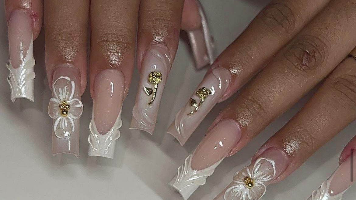 Enza Nails & Lashes interior